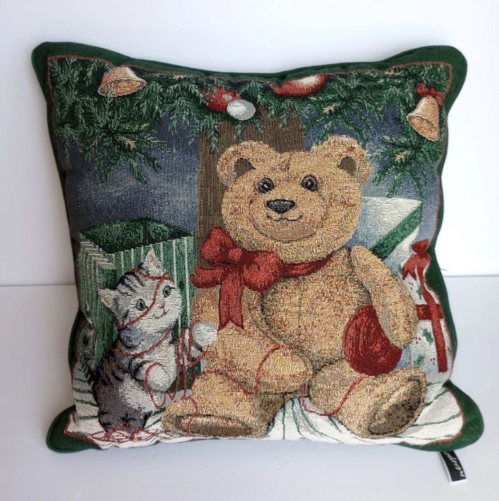 Newport Christmas Decorative Pillow - Christmas Pals